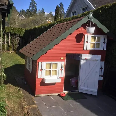 Villa Tommerhus Naer Tusenfryd Utenfor Oslo. As