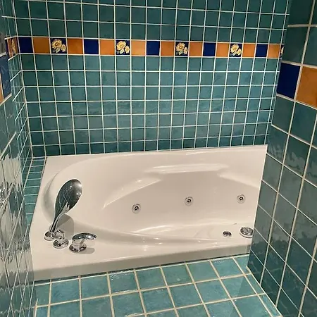 Villa Tommerhus Naer Tusenfryd Utenfor Oslo. *